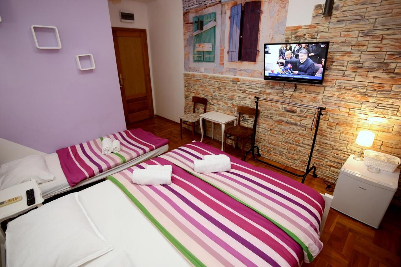 Apartments Rooms Fontane Trnje - Free Parking Zagreb Bagian luar foto